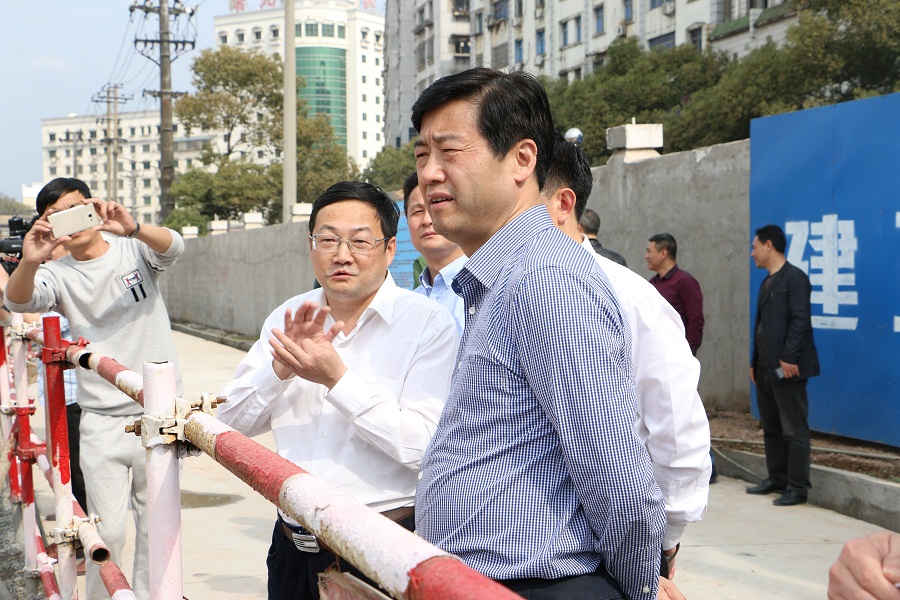 鄭為文副省長調研市老火車站棚戶區(qū)綜合改造項目